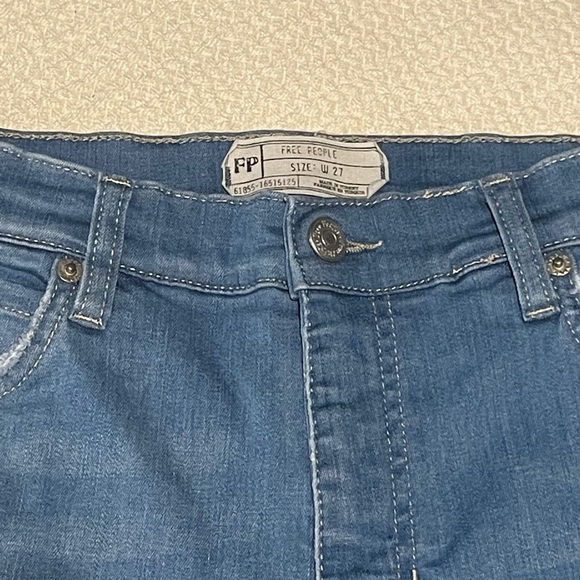 NWOT Free People Distressed Skinny Ankle Jean - Picture 10 of 10